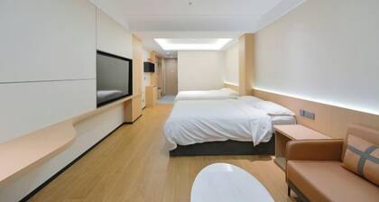 Tianhe Express Hotel (Shenyang Middle Street Forbidden City)
