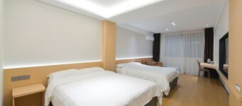 Tianhe Express Hotel (Shenyang Middle Street Forbidden City)