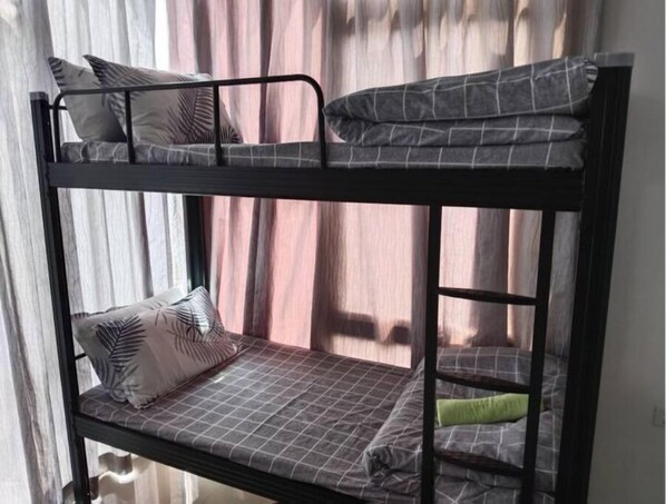 3 makuuhuonetta, silitysrauta/-lauta, Wi-Fi, vuodevaatteet