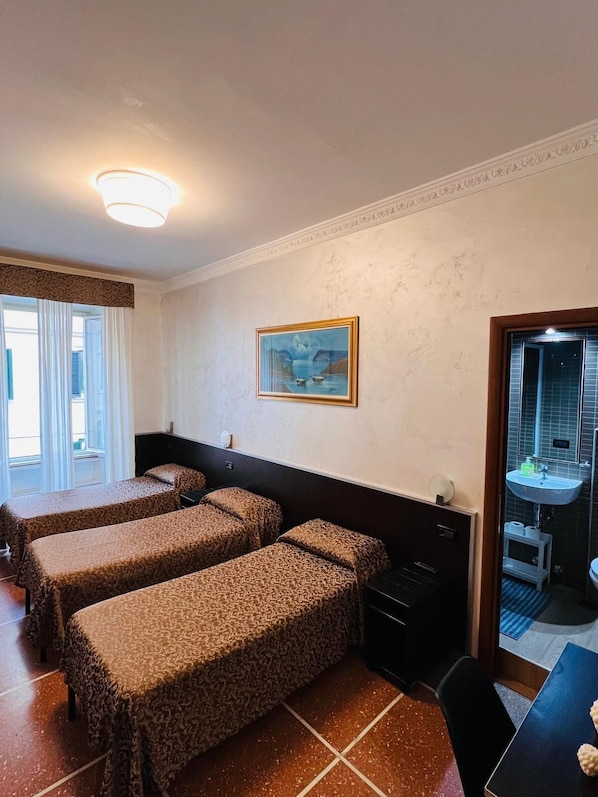 Comfort Triple Room