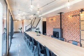 Comfort-Haus, Gartenblick (L'origine) | Wohnbereich | 46-Zoll-Smart-TV mit Digitalempfang, Arbeitsbereiche