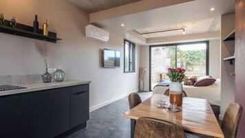 Comfort Studio (Briquetterie Boutisse) | Individually decorated, individually furnished, soundproofing, free WiFi