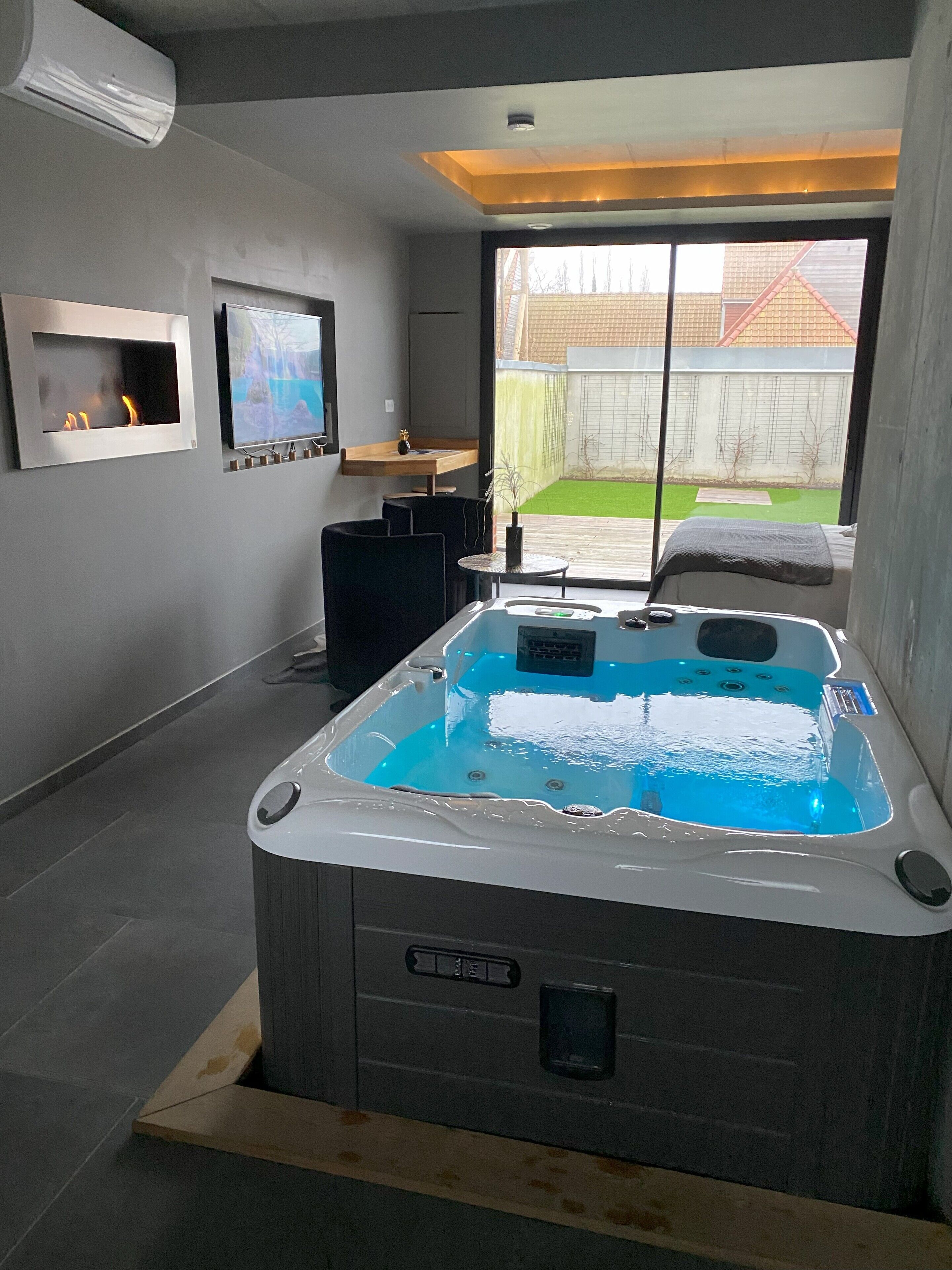 Romantic Suite (Fruit défendu) | Individually decorated, individually furnished, soundproofing, free WiFi