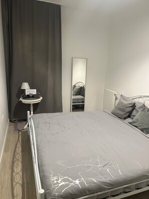 1 bedroom, WiFi, bed sheets - Apartment/one bedroom (Saint-Gratien)