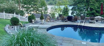 Charming Grand View/Lake Loft in Brewster with WiFi, AC