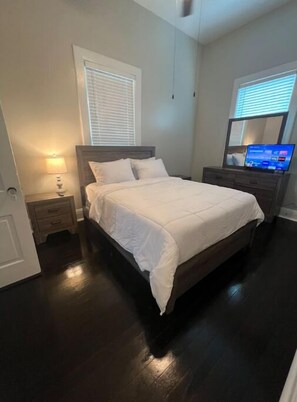 3 bedrooms, desk, free WiFi, bed sheets