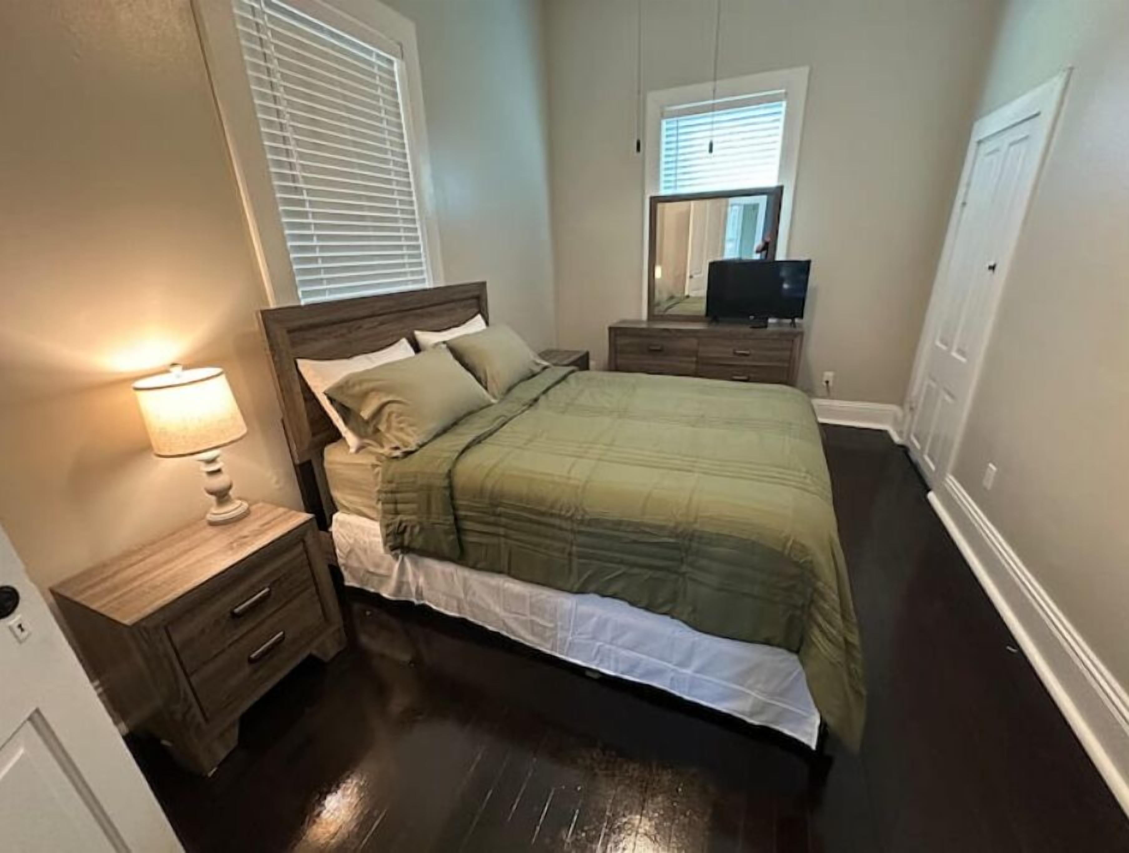 3 chambres, bureau, accès au Wi-Fi (inclus), literie fournie