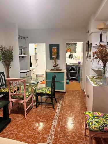 LIVING IN PARADISE NEAR THE SEA