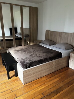 2 soverom, strykejern/-brett, wi-fi og sengetøy