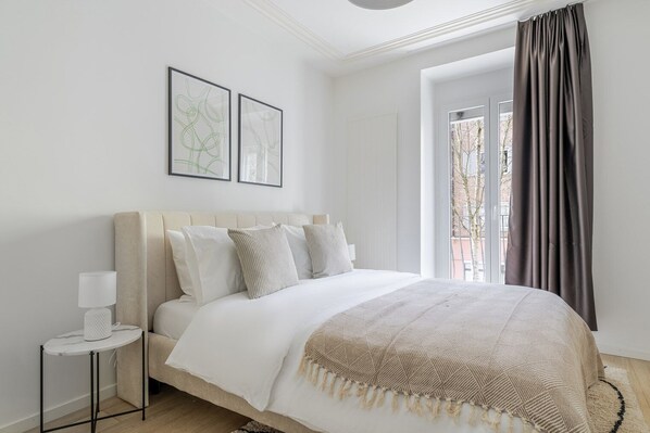 3 bedrooms, iron/ironing board, WiFi, bed sheets