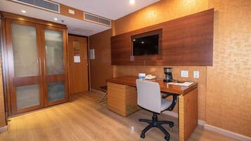 Suite | Interior