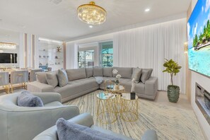 TV - Amazing 10 Bed Pool Home with Gameroom-16284SMS (Clermont)