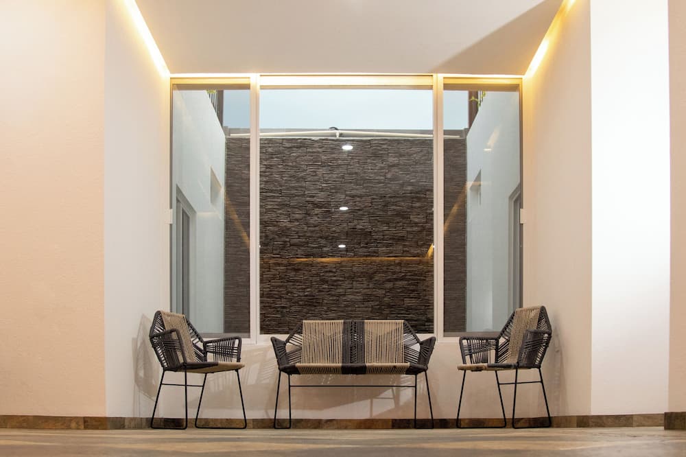 Nueve Agaves Hotel