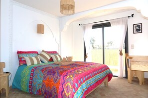 4 bedrooms, desk, iron/ironing board, free WiFi