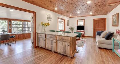 Blue River Charming cabin access to river, Blue Ridge.