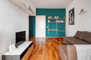 Smart TV - Deltico; 4 guests in washington area (Milano)