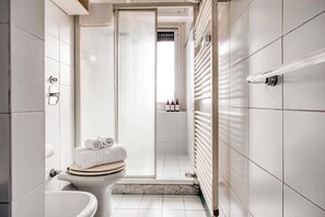 Shower, hair dryer, bidet, towels - Deltico; 4 guests in washington area (Milano)