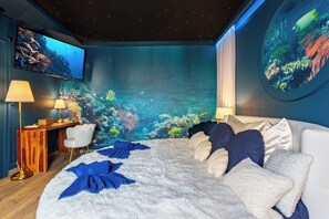 1 makuuhuone, työpöytä, silitysrauta/-lauta, vauvan matkasänky