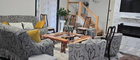 Télévision, cheminée