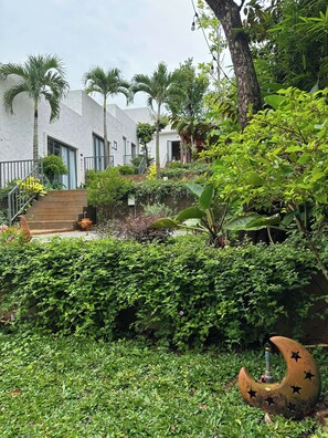 Udsigt til gårdsplads