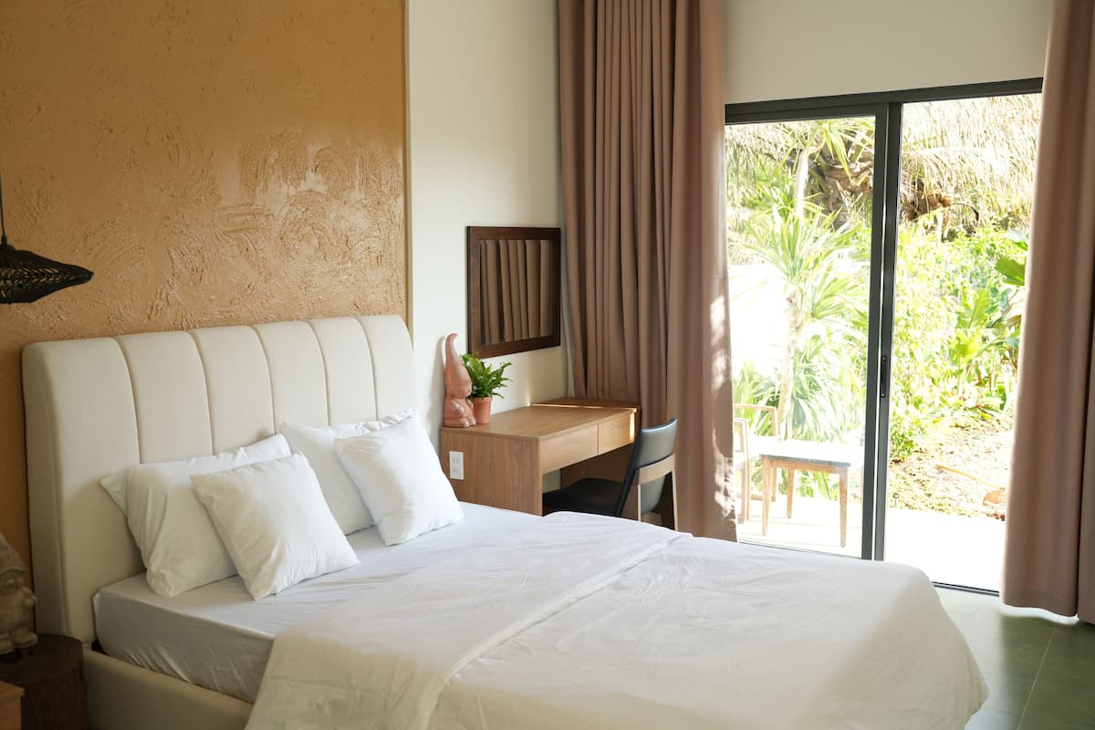 Luxury Studio Suite, Pool View | View from room