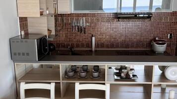 Appartamento Comfort, vista mare | Cucina privata | Macchina per caffè espresso, bollitore elettrico