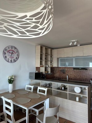 Appartement Confort, vue mer | Cuisine privée | Machine à expresso, bouilloire électrique