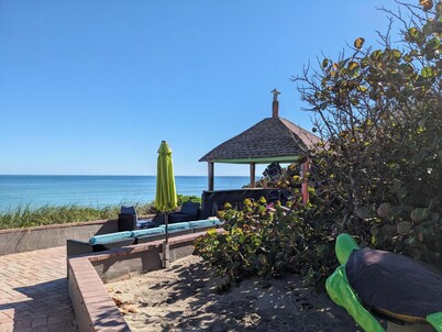 SEASHELL SUITES RESORT
-Florida's Finest Beach Hotel