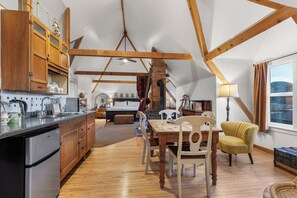 套房, 多張床, 山景 | 客廳