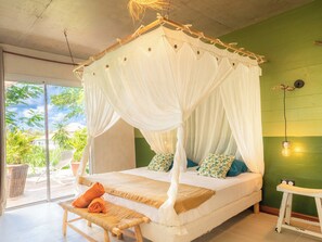 3 bedrooms, travel crib, WiFi, bed sheets