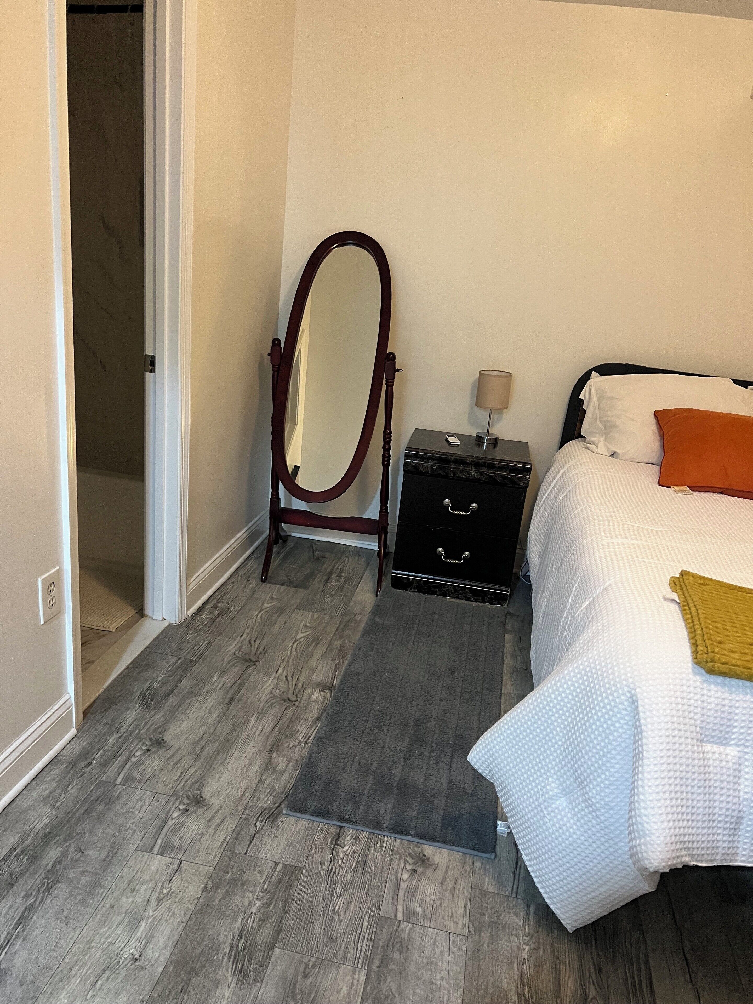 2 bedrooms, desk, iron/ironing board, travel crib