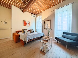 1 室のベッドルーム、アイロン / アイロン台、ベッドシーツ