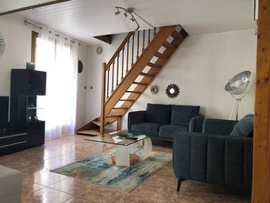 Télévision, table de tennis de table