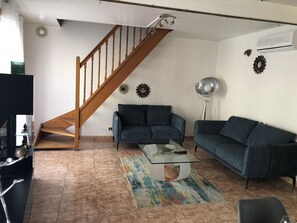 Télévision, table de tennis de table