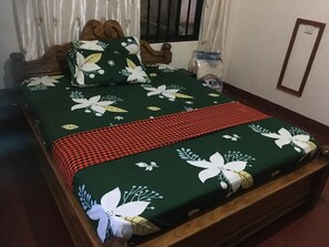 Standard Single Room, Garden View - florah home stay (Arusha)