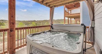 Brand New! Aug Deals-Next to SDC, Arcade, Private Hot Tub, Indoor & Outdoor Pool