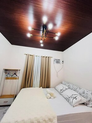 2 bedrooms, WiFi, bed sheets - Mollys transient 2-bedroom house in wonderful General Santos City with WiFi, AC (General Santos City)