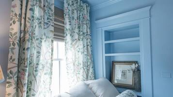 250307 EKP AKueckerAirbnb 00042