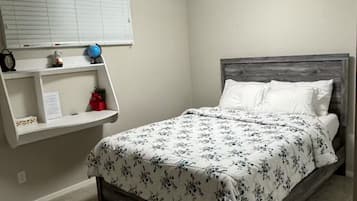 1 bedroom, desk, iron/ironing board, WiFi