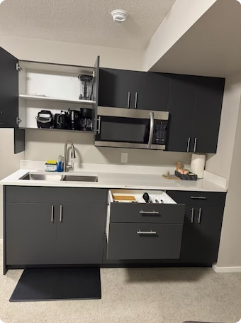 Fridge, microwave, stovetop, coffee/tea maker. Welcome to Rehoboth Haven – Westerra’s Hidden Gem!