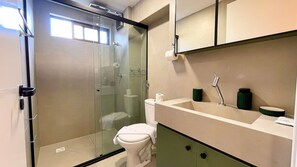Basic Apartment | Bathroom