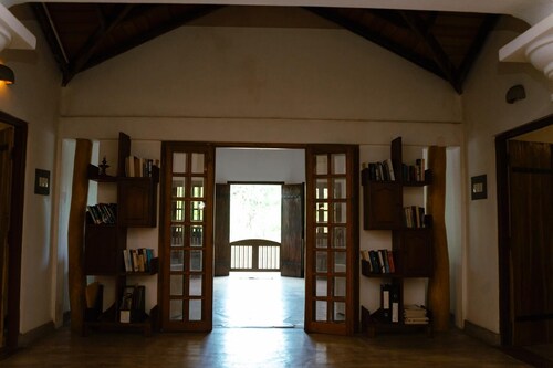 Surya Lagoon Village-Lovely 4-bedroom villa in Nilaveli with WiFi and AC