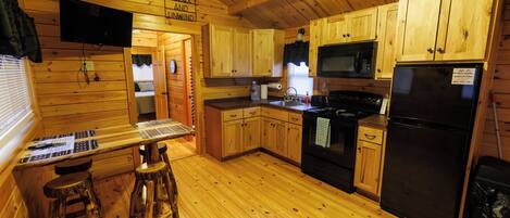 KĂŒhlschrank, Mikrowelle, Ofen, Herdplatte