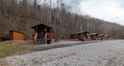 Ivy Inn - Ivy Branch Trailhead