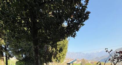Charming villa with large garden - near Lake Garda & ski resorts