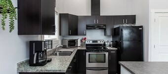 Cozy Sunrise 1BR Suite