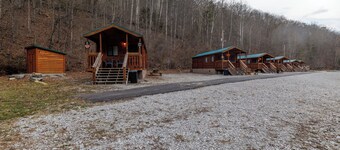 Hillbilly Rockin' Rt 3 Cabins - Ivy Branch Trailhead