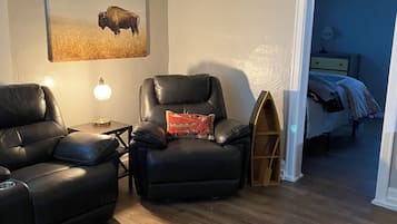 2 chambres, fer et planche Ă  repasser, Wi-Fi, draps fournis
