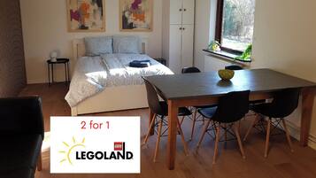 Comfort Apartment | Down duvets, blackout curtains, soundproofing, iron/ironing board