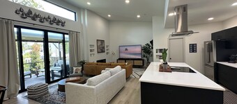 Modern Styled Home in Historic Annapolis Eastport Neighborhood